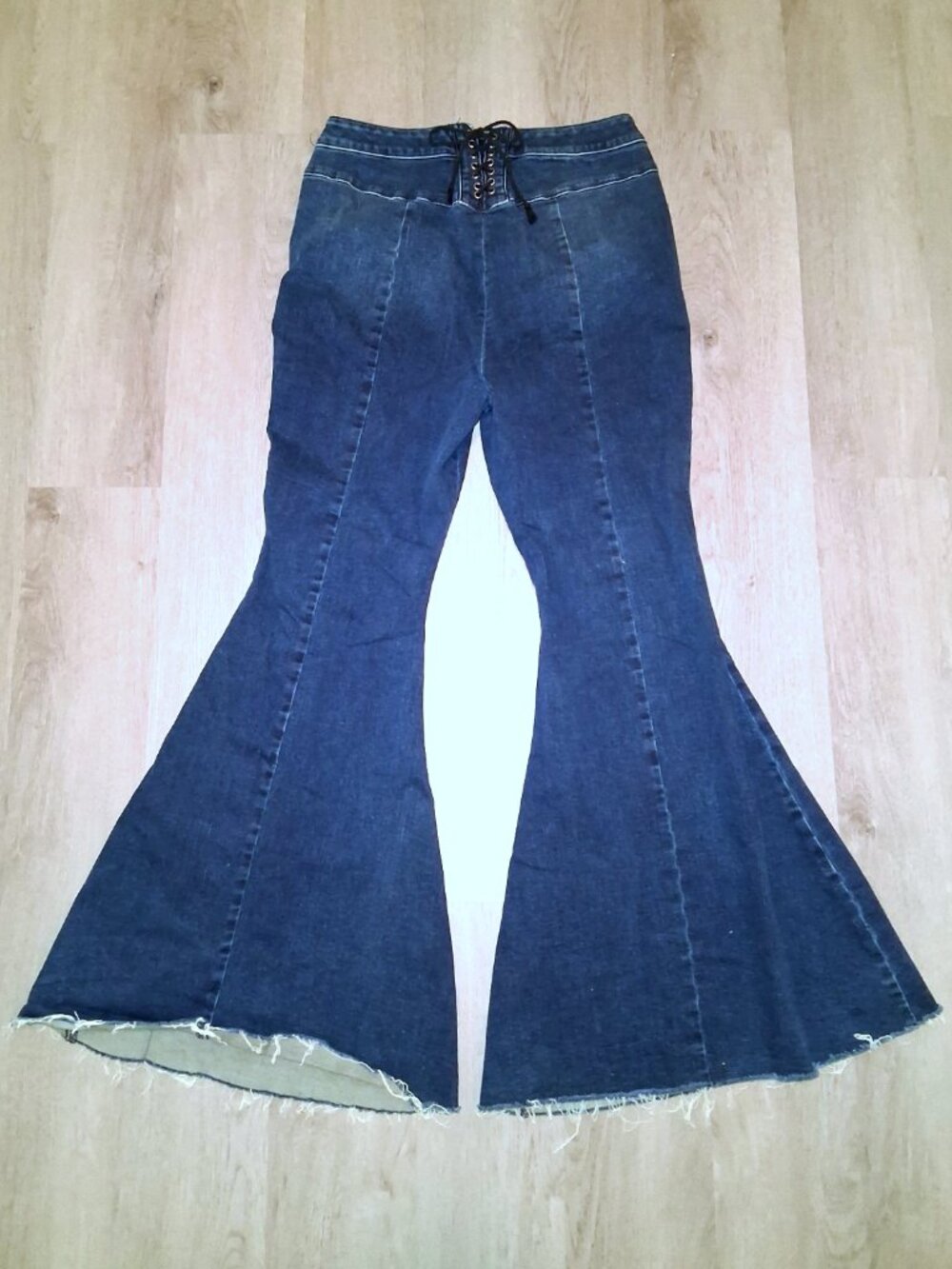 We The Free People Crvy Lace Up Back Bell Bottoms Jeans Size 33 Wide Leg Flares